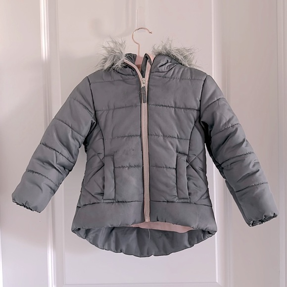 R 1881 by S.Rothschild Other - Toddler Girls Gray Puffer Jacket with Fur Trimmed Hoodie - Size 3T
